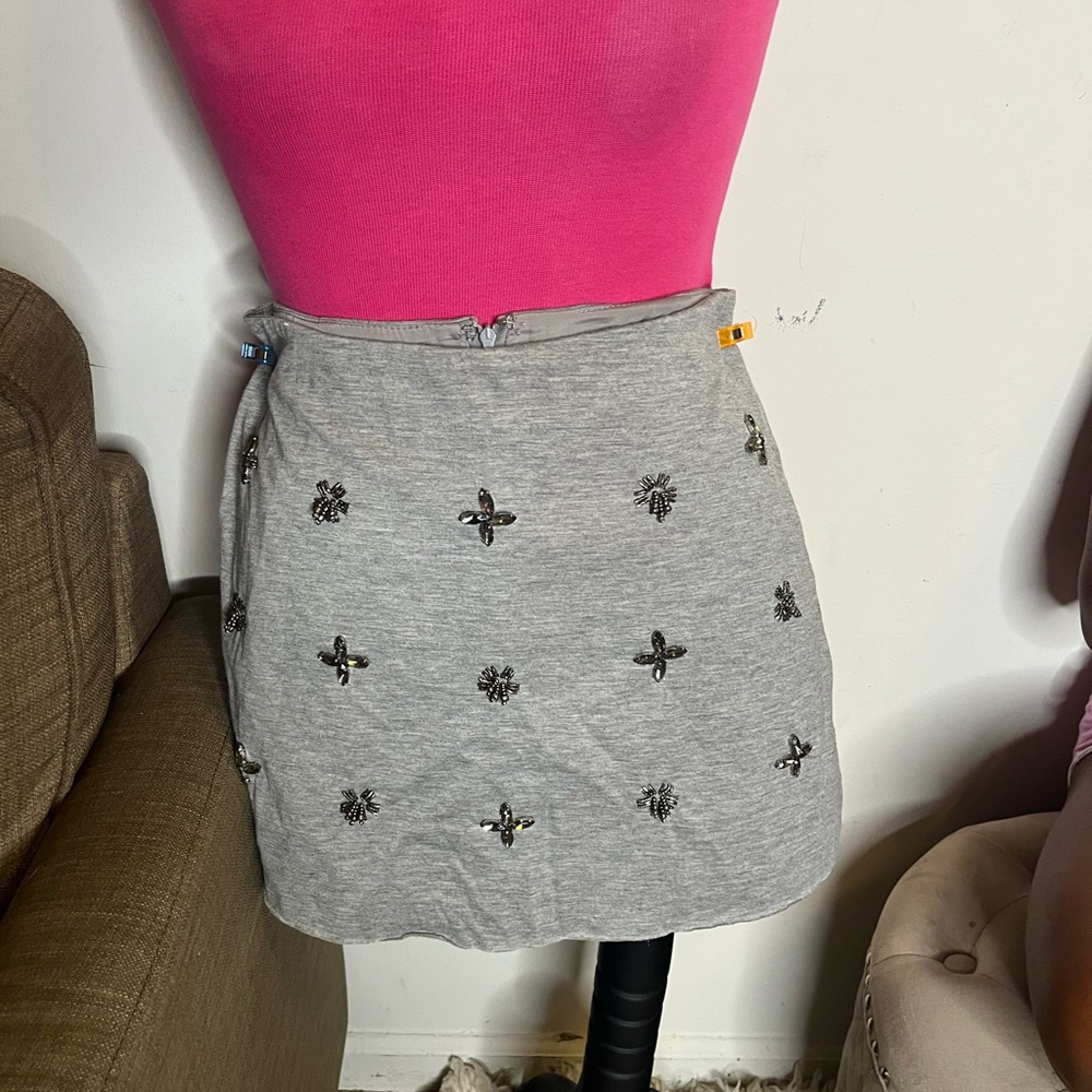 Gray skirt with jewel design